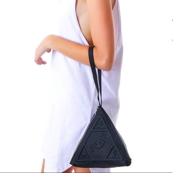 UNIF RARE Pyramid Clutch - Picture 4 of 12